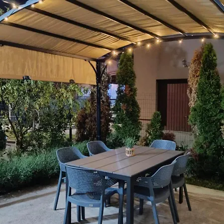 Field Ferienhaus Sarajevo