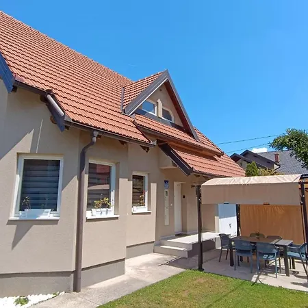 Ferienhaus Field Sarajevo